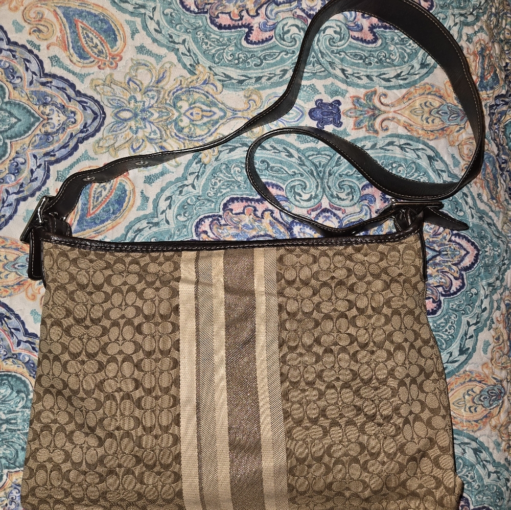 Coach Bag - Picture 2 of 7